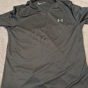 Mens M Black V-Neck Exercise Shirt Under Armour